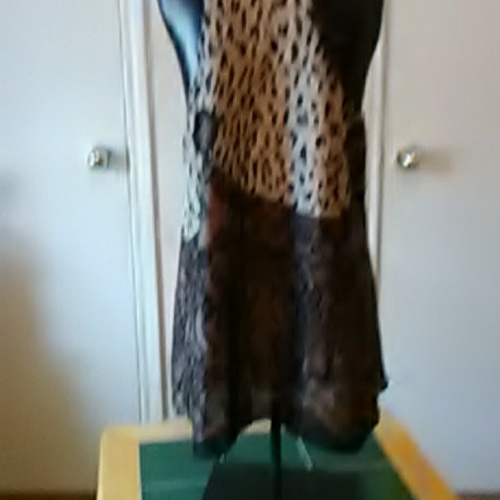 Top - Picture 2 of 2